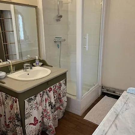 Hébergement de vacances Notre Chateau Familial, Datant Du Xviie Siecle *